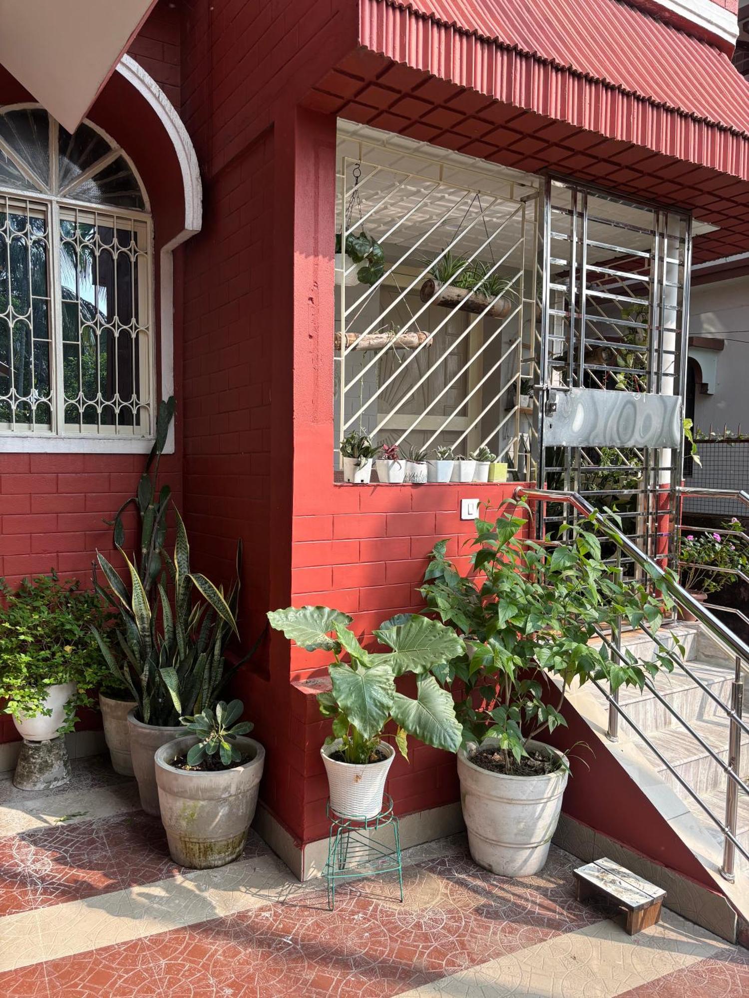 Newa House Homestay Силигури Экстерьер фото