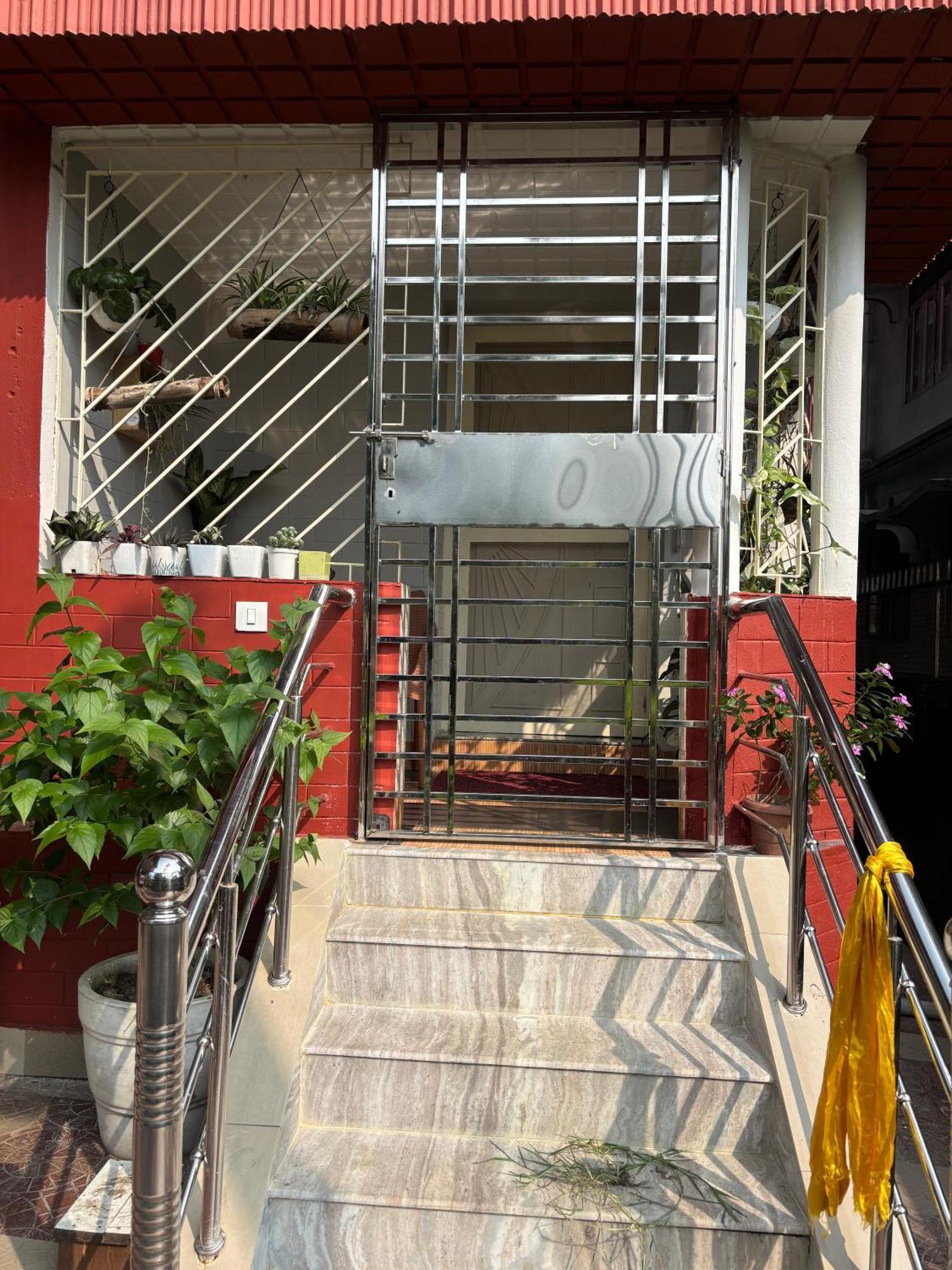 Newa House Homestay Силигури Экстерьер фото